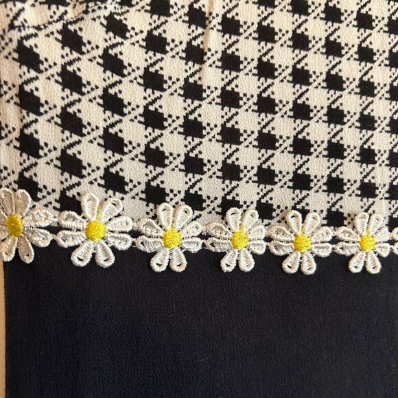 URBAN OUTFITTERS Short Sleeve Hounds Tooth Dress with Floral Trim - Picture 2 of 4